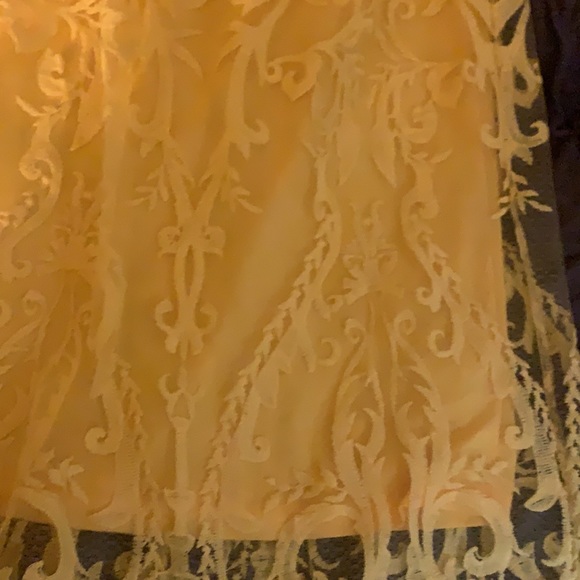 Fun and a flirty dress - Picture 4 of 4